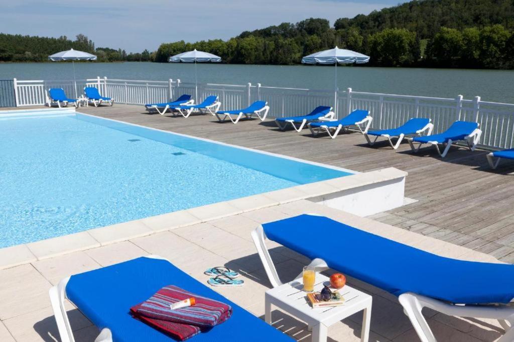 Residence Pierre & Vacances Le Hameau Du Lac マルシアック エクステリア 写真